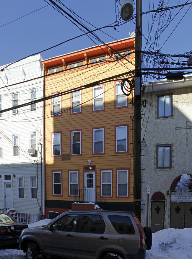 342 4th St in Jersey City, NJ - Foto de edificio - Building Photo