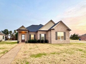 305 Azalea Dr