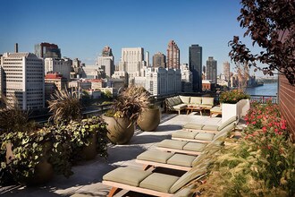 405 Main St in New York, NY - Building Photo - Building Photo