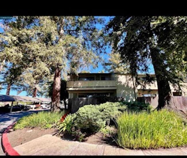 property at 2125 Northwood Cir