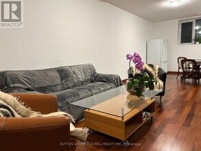21 Hilldowntree Rd in Toronto, ON - Building Photo - Building Photo