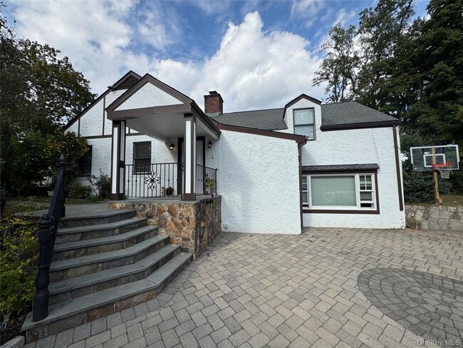 20 Annadale St in Armonk, NY - Building Photo - Building Photo