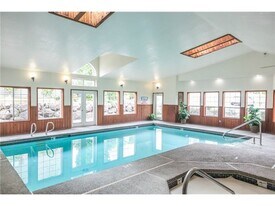 16817 Larch Way, Unit C106 in Lynnwood, WA - Building Photo