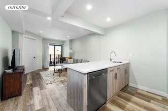 30-82-82 Crescent St in Queens, NY - Building Photo - Building Photo