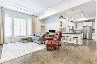 909 Lafayette St in New Orleans, LA - Building Photo - Building Photo