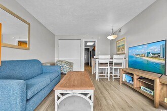 7200 N Ocean Blvd in Myrtle Beach, SC - Foto de edificio - Building Photo