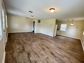 4750 Halls Mill Rd in Mobile, AL - Building Photo - Building Photo