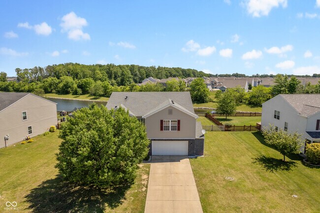 1135 Highland Lake Way in Brownsburg, IN - Building Photo - Building Photo