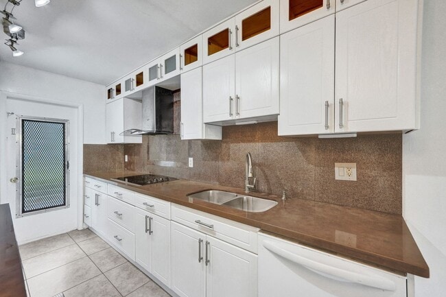 property at 600 SE 2nd Ave