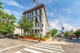 2300 18th St NW in Washington, DC - Building Photo - Building Photo