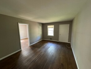 1210 Dewey St in Griffin, GA - Foto de edificio - Building Photo