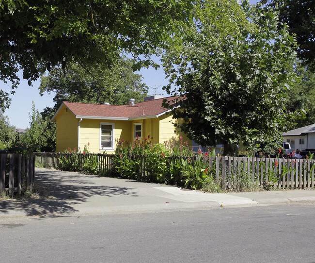 2312-2318 Morell St in Sacramento, CA - Building Photo - Building Photo