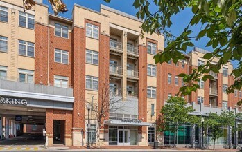 309 Holland Ln, Unit 140 in Alexandria, VA - Building Photo - Building Photo