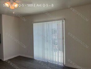 509 E Ave Q-5 in Palmdale, CA - Building Photo - Building Photo