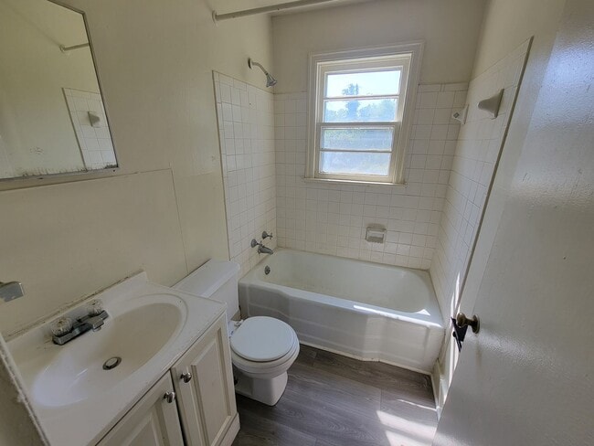 4006 Wooddale Ln in Greensboro, NC - Building Photo - Building Photo