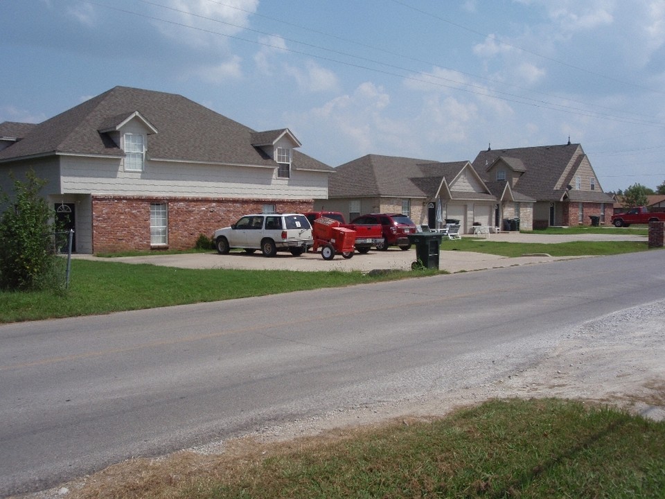 1815-1831 Osage St in Skiatook, OK - Building Photo