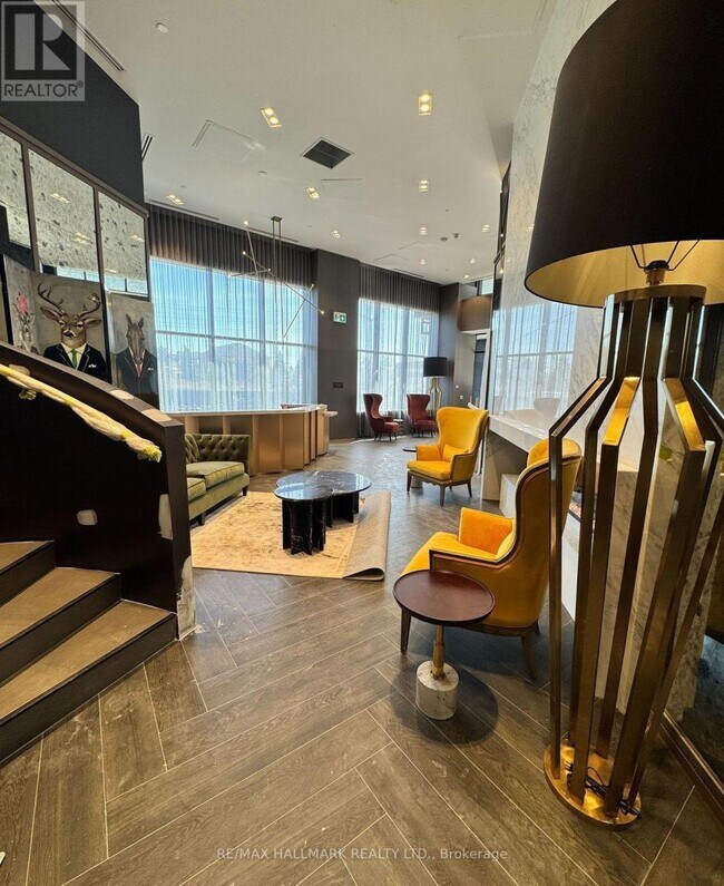 395 Dundas St W in Oakville, ON - Building Photo - Building Photo