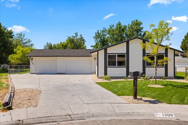 property at 1309 W Maple Ave