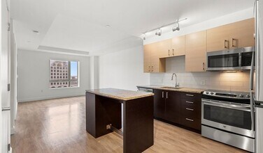 99 Kneeland St, Unit 713 in Boston, MA - Foto de edificio - Building Photo