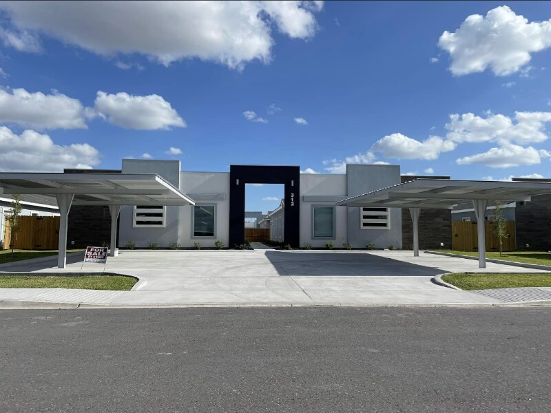312 W Rutherford Ave in Edinburg, TX - Building Photo