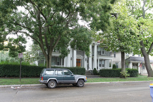 400 College St SE Apartments