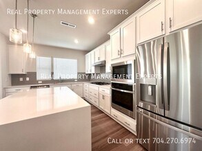 112 Atterberry Aly in Charlotte, NC - Foto de edificio - Building Photo