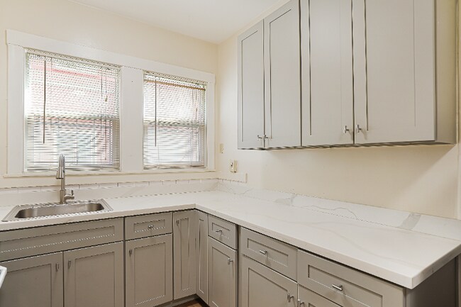 1732 6th Ave in Oakland, CA - Building Photo - Building Photo