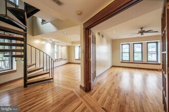 322 Poplar St in Philadelphia, PA - Building Photo - Building Photo