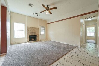 2000 Twisted Oak Cir in Norman, OK - Building Photo - Building Photo