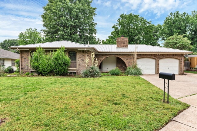 property at 1306 Brookfield Ln
