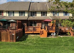 1211 Lindsay Ln in Hagerstown, MD - Building Photo - Building Photo