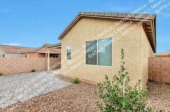 8821 E Stone Meadow Cir in Tucson, AZ - Building Photo - Building Photo