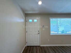 5116 SE Mitchell St in Portland, OR - Building Photo - Building Photo