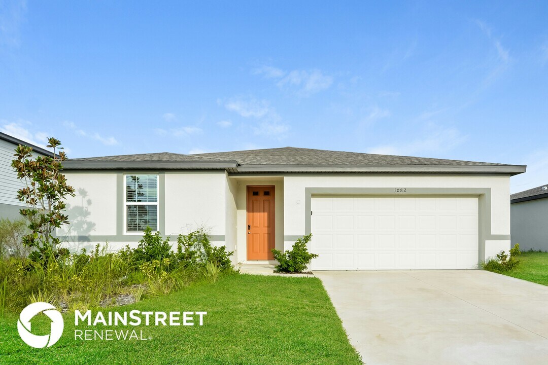 1082 Oak Vly Dr in Auburndale, FL - Building Photo