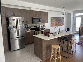 287 Fountainhead Dr in Ottawa, ON - Building Photo