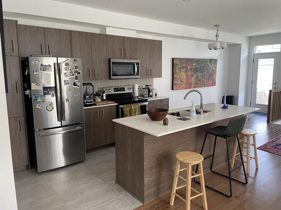 287 Fountainhead Dr in Ottawa, ON - Building Photo