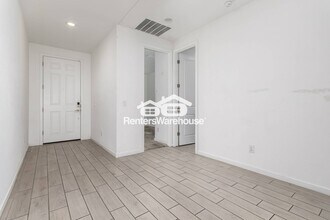 6824 W Vly Vw Dr in Phoenix, AZ - Building Photo - Building Photo