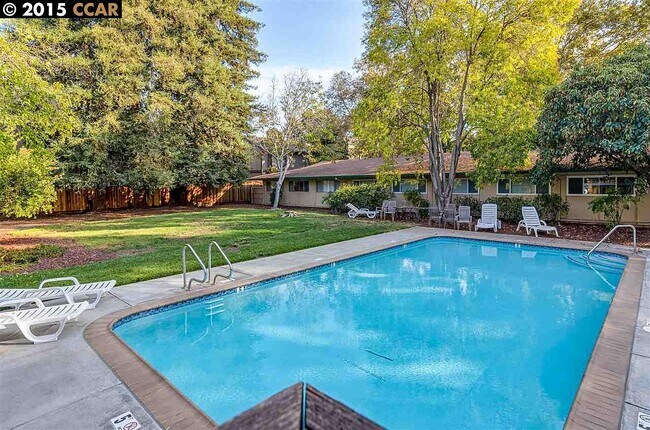 2600 Jones Rd in Walnut Creek, CA - Building Photo - Building Photo