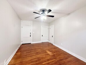 1136 Berthea St in Houston, TX - Building Photo - Building Photo