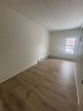 147 Downs St in Kingston, NY - Foto de edificio - Building Photo