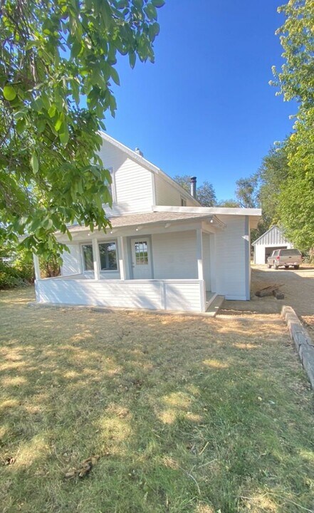 21212 Main St in Greenleaf, ID - Building Photo