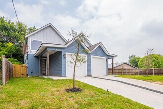 616 W Dittmar Rd in Austin, TX - Building Photo - Building Photo