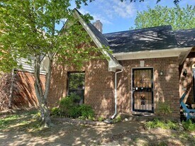 1628 Oaken Bucket Dr