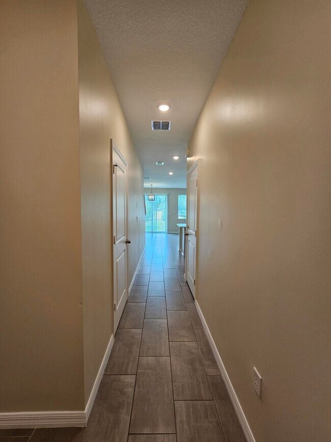 4041 Hot Springs Ave in Palm Springs, FL - Foto de edificio - Building Photo
