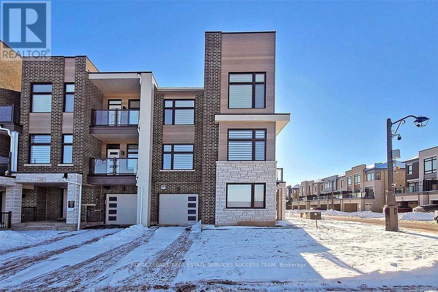 2474 Littlefield Cres in Oakville, ON - Building Photo