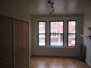 925 E 61st St, Unit 1 in Chicago, IL - Building Photo - Building Photo