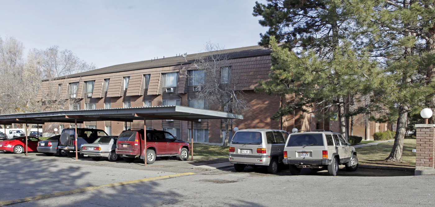 Delmonico Apartments in Salt Lake City, UT - Building Photo