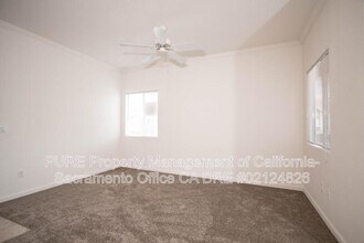 10001 Woodcreek Oaks Blvd in Roseville, CA - Building Photo - Building Photo