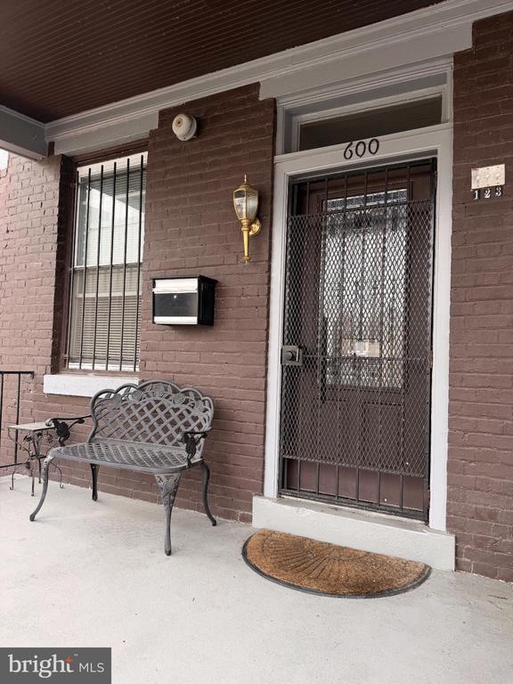 property at 600 Keefer Pl NW