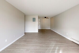 Matek in Greeley, CO - Foto de edificio - Interior Photo